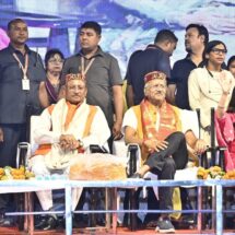 CM Vishnu Dev Sai Welcomes Lord Jhulelal Procession with Floral Tribute
