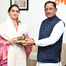CM Vishnu Deo Sai Honours ‘Water Woman’ Shipra Pathak for Environmental Efforts