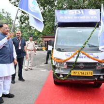CM Sai Flags Off SBI Cyber Security Awareness Rath in Raipur
