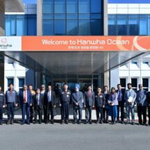 Minister Hardeep Singh Puri Visits Hanwha Ocean’s Shipbuilding Facility in South Korea