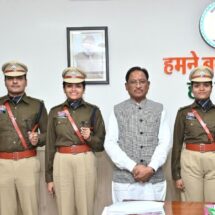 CM Interacts with Trainee IPS Officers in Raipur