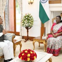 Chief Minister Invites President Murmu to Grace Bastar Pandum 2026 as Chief Guest