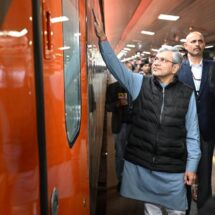 Union Minister Ashwini Vaishnaw Reviews India’s First Vande Bharat Sleeper Train at New Delhi Station