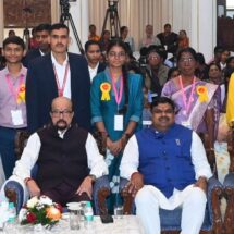 Governor, CM Felicitate Class 10 and 12 Toppers Under Deendayal Scheme