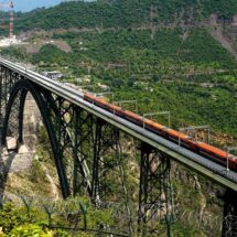Vande Bharat Trains See Strong Surge in Demand as India Moves Towards Faster, Modern Rail Travel