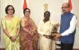 Governor Shri Ramen Deka Presents Replica of Hill Myna to President Smt. Droupadi Murmu*